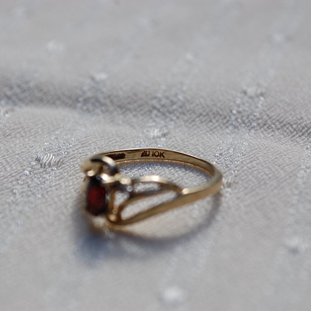 Vintage 10k Gold Oval Garnet and Diamond Bypass Ring Size 7 - Picture 6 of 13